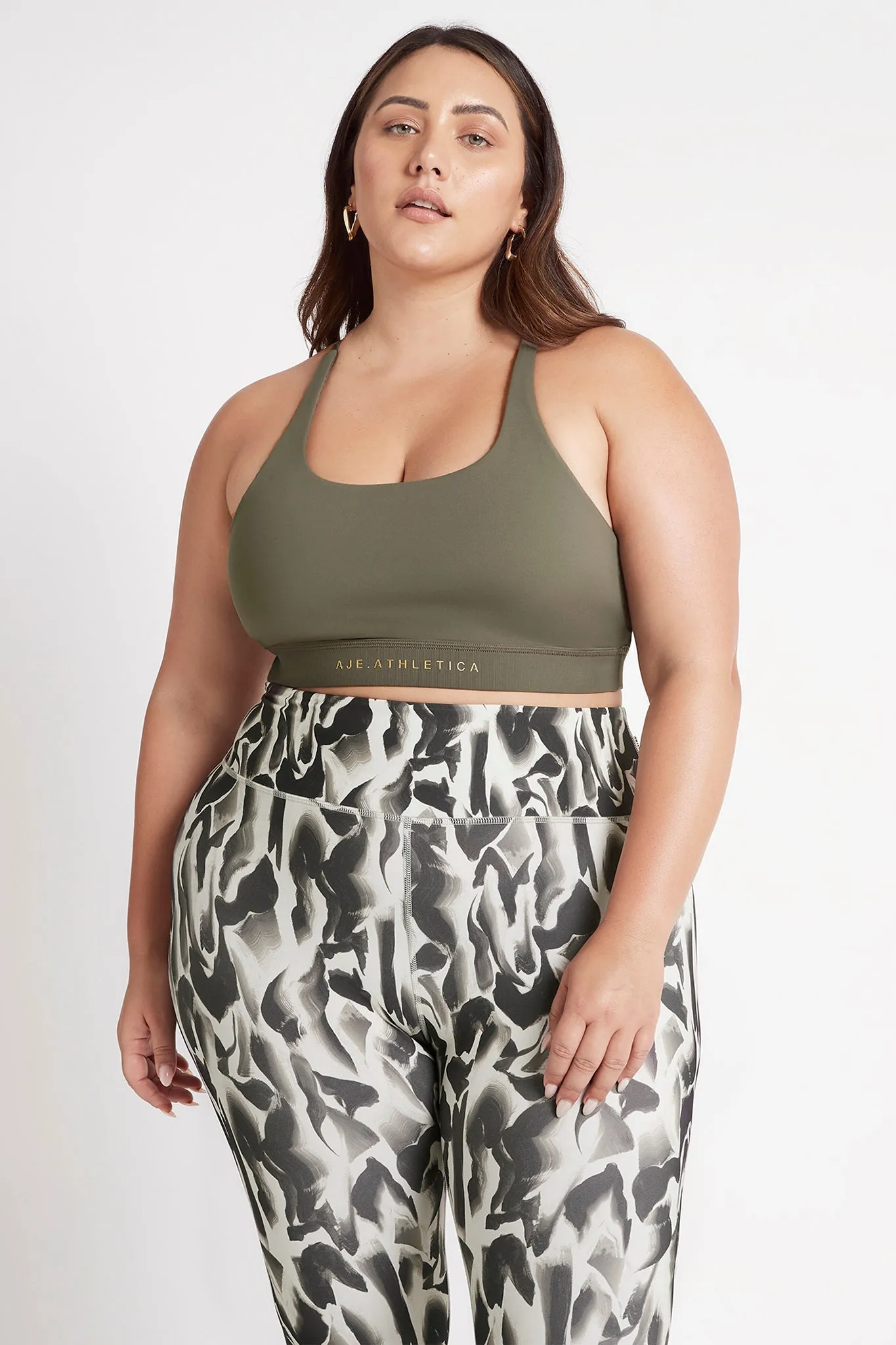 Adjustable Strap Ribbed Cross Back Sports Bra 322