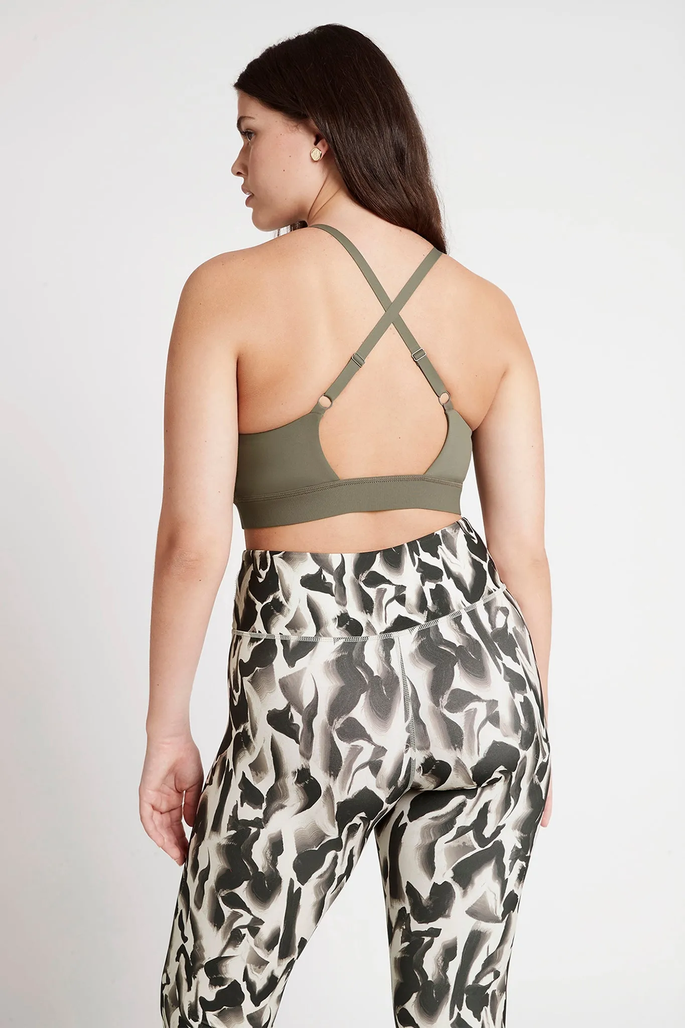 Adjustable Strap Ribbed Cross Back Sports Bra 322