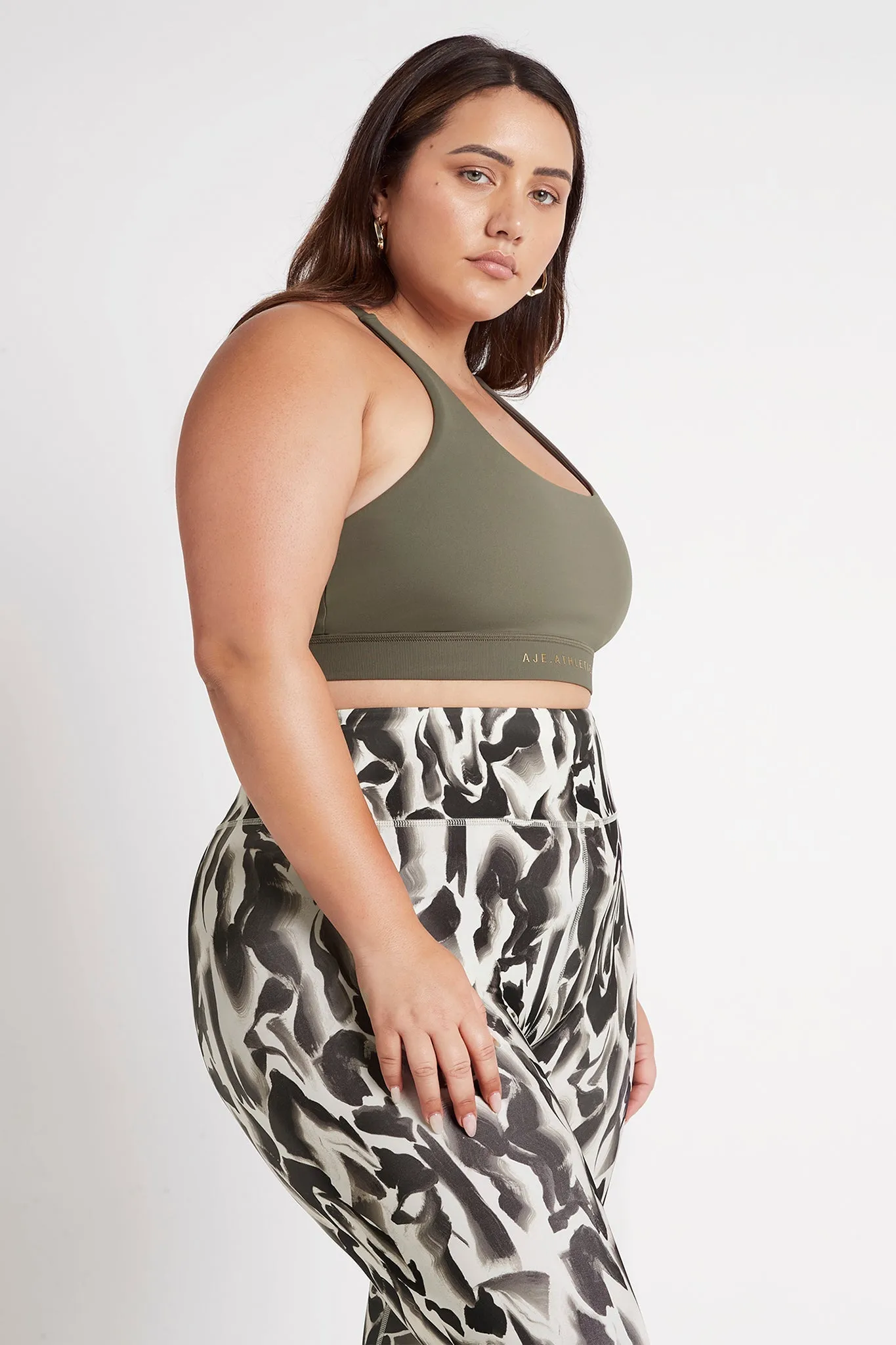 Adjustable Strap Ribbed Cross Back Sports Bra 322