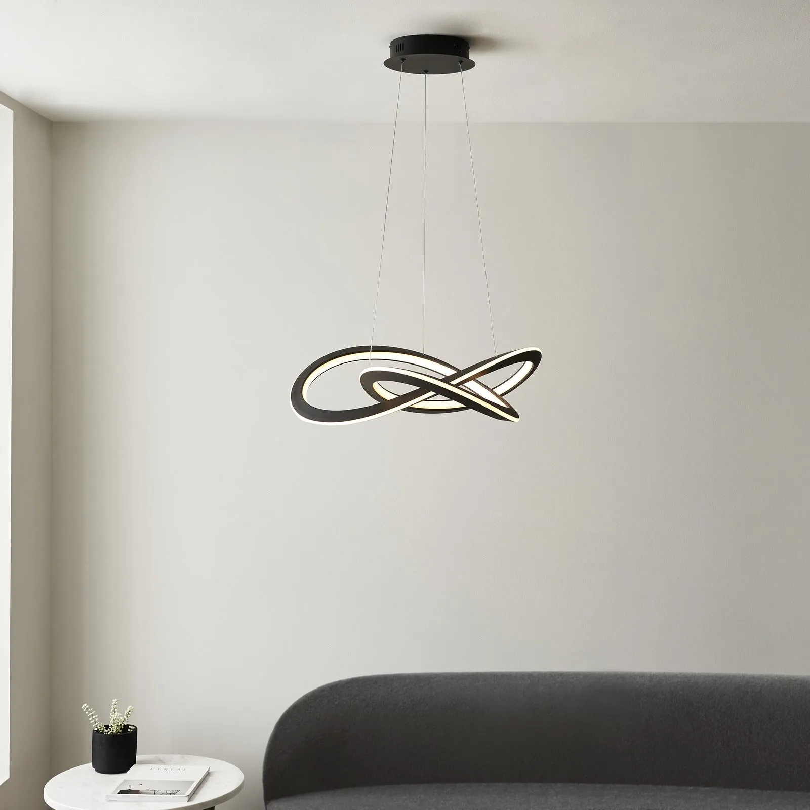 Estrina Pendant