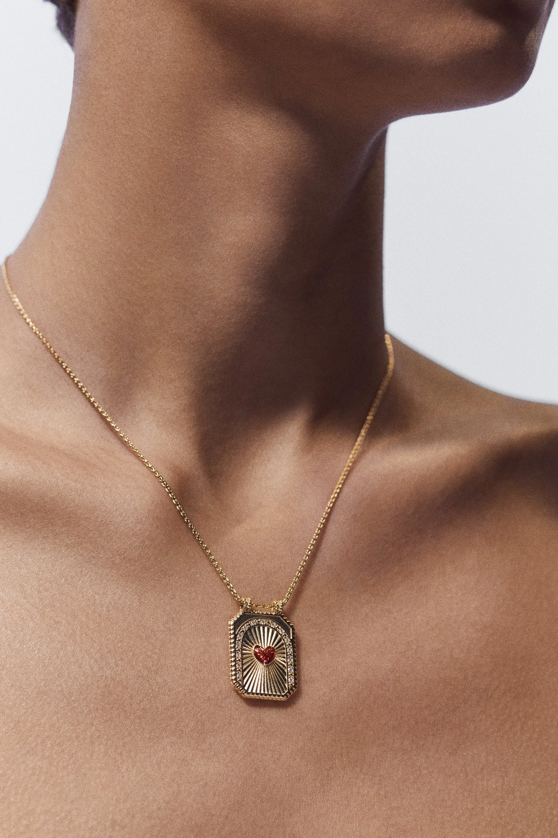 Heart scapular
