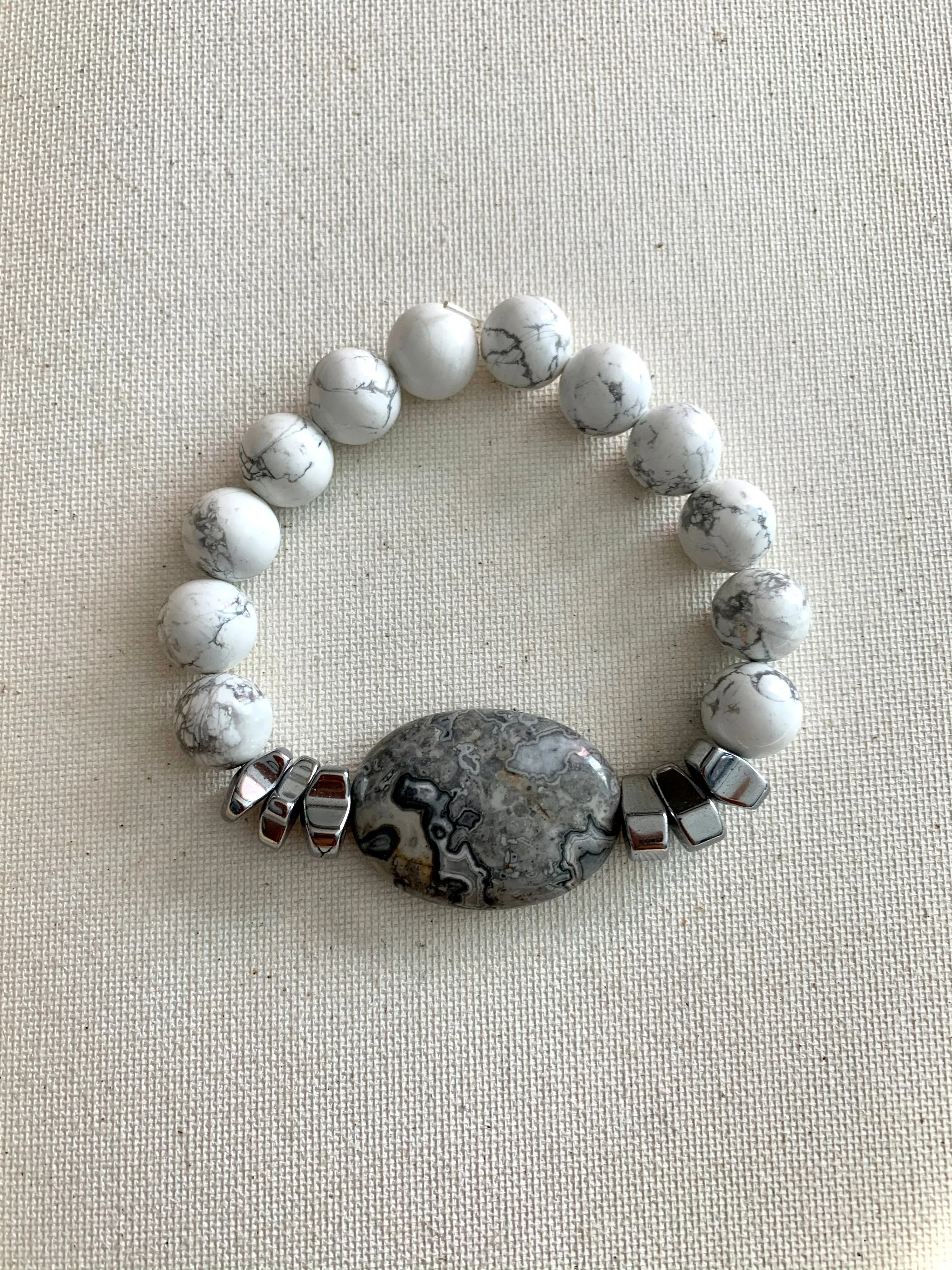 Howlite and Gray Agate Stone Bracelet
