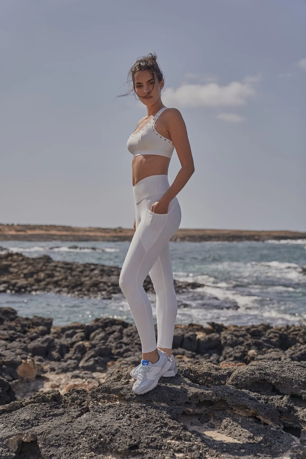 Racerback Laser Cut Sports Bra   V-Waist Utility Legging